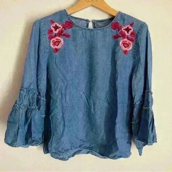 Women's XS Chambray and Floral Embroidered Top - Picture 1 of 5